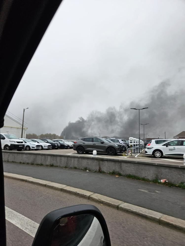 Panache de fumées au Havre le 6 novembre matin (crédit-photo : Atmo Normandie)