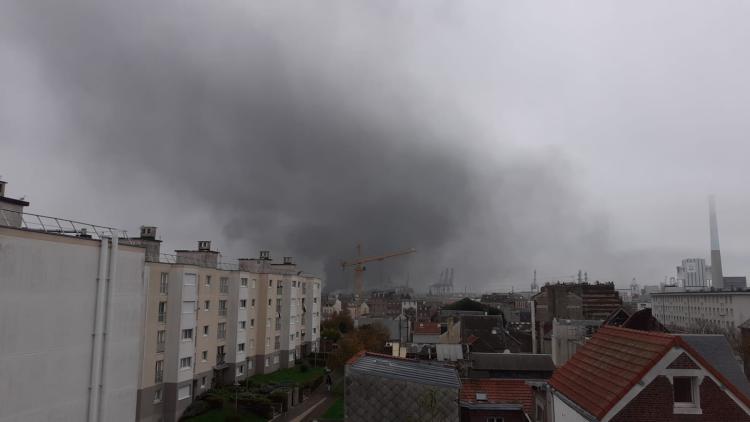 Panache de fumées au Havre le 8 novembre matin (crédit-photo : Atmo Normandie)