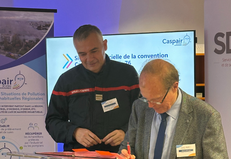 Photo de Monsieur Merville et Monsieur Mahé - Signature convention Caspair