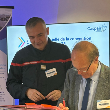 Photo de Monsieur Merville et Monsieur Mahé - Signature convention Caspair